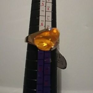 Women's fashion ring